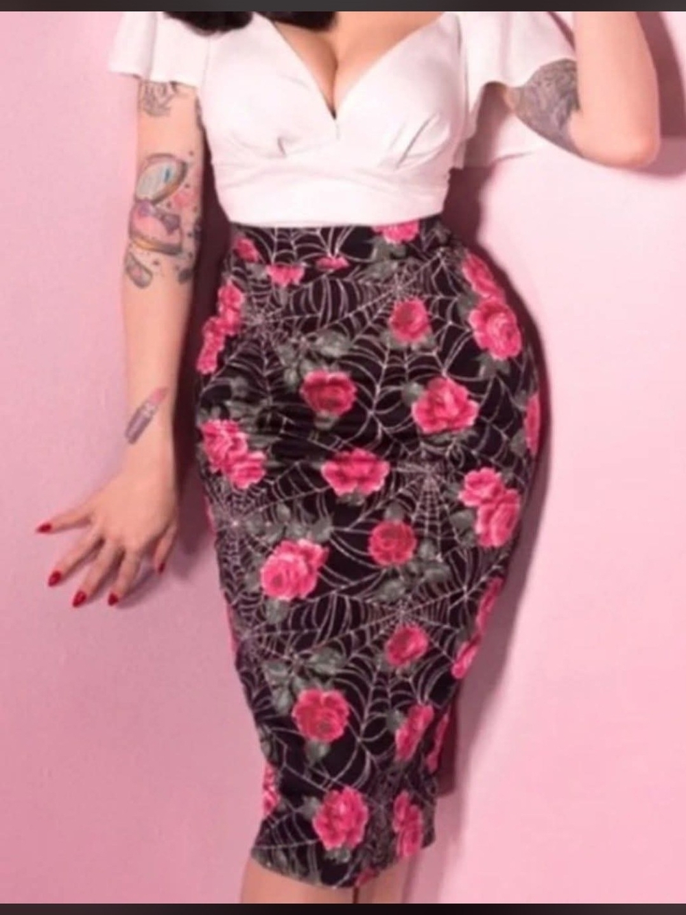 In Search Of Pink Rose Web Print Pencil Skirt